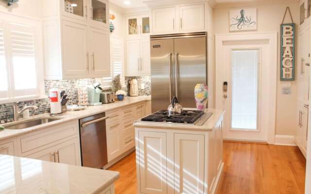 Key West Style Beachtown Estate by TechTravel