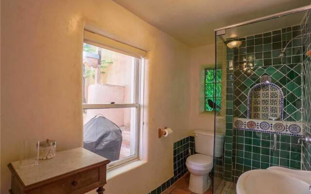 Camino Cabra - Two Bedroom Home