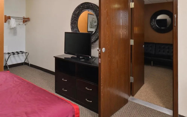 Red Coach Inn and Suites Grand Island NE