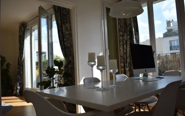 Spacious 1 Bedroom Apartment With Large Balcony