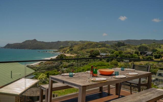 Hosts on the Coast Ātaahua.