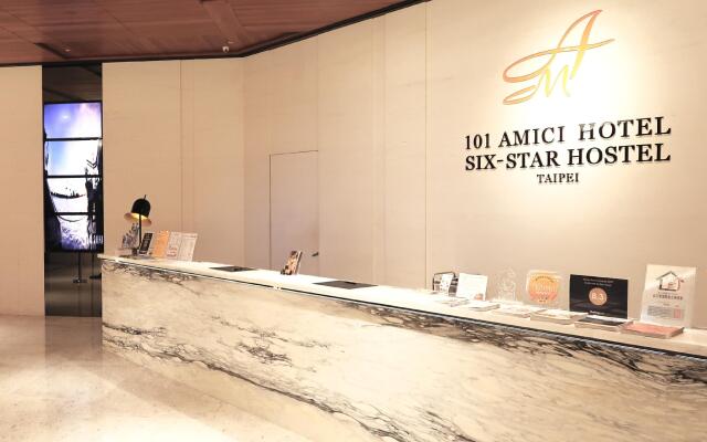 Amici Hotel Six Star Hostel