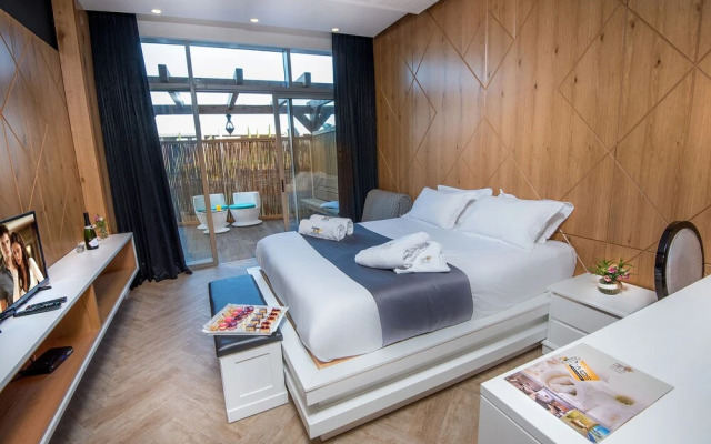 Aquaduct Hotel