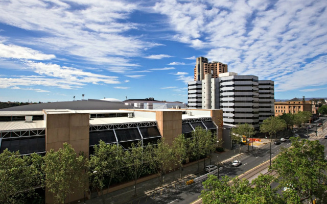 Adelaide DressCircle Apartments North Terrace