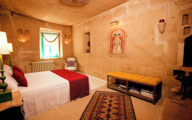 Hezen Cave Hotel
