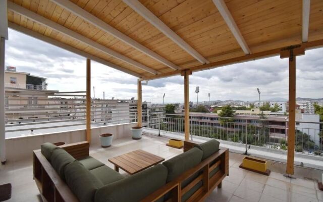Penthouse Nea Smirni