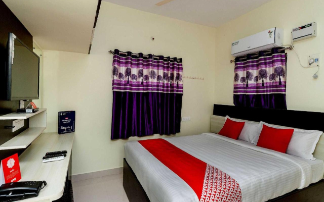 OYO 28658 The Swarg Residence