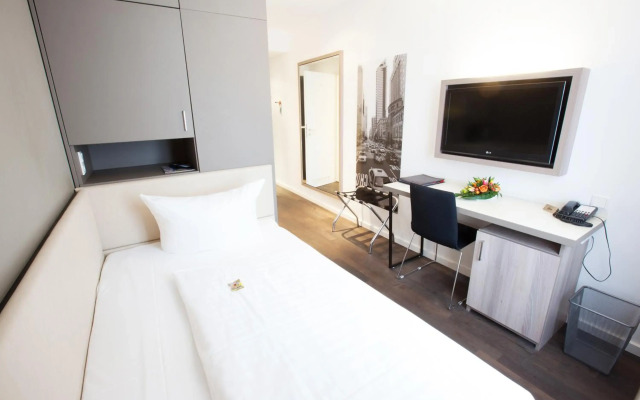 Manhattan Hotel