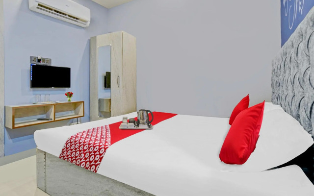 OYO Flagship 70015 Clouds Inn