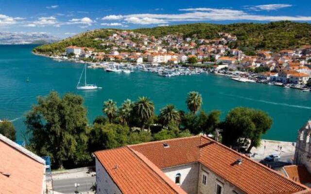 Three-Bedroom Apartment in Trogir