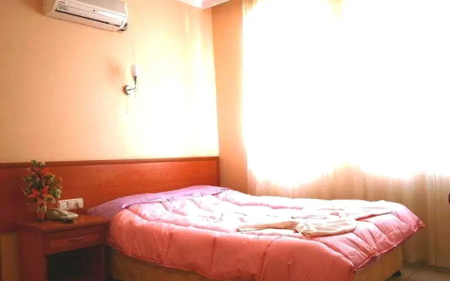 Mirage Apart Hotel