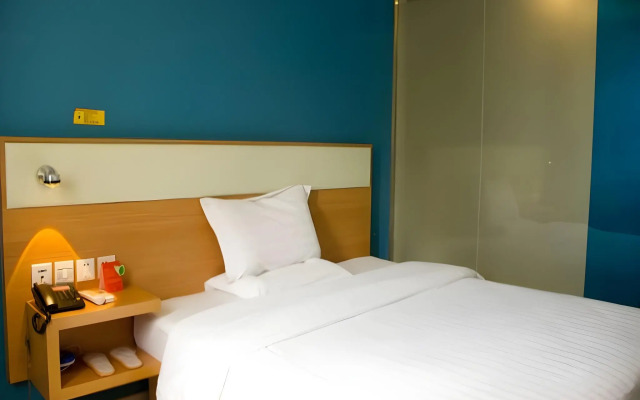 7 Days INN Shenzhen Longhua