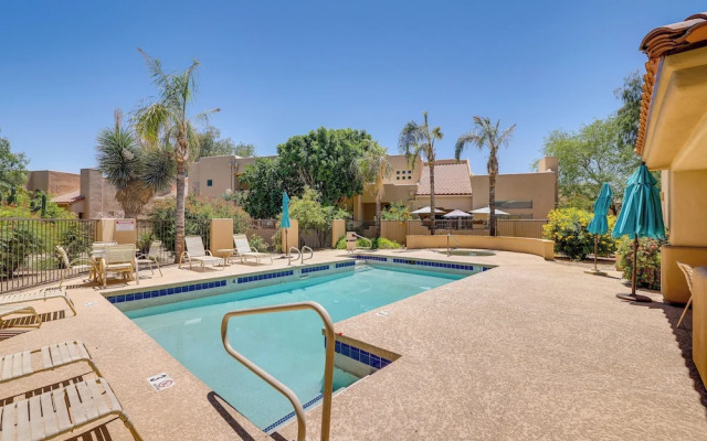 Chic Scottsdale Townhome w/ Patio & Pool Access!