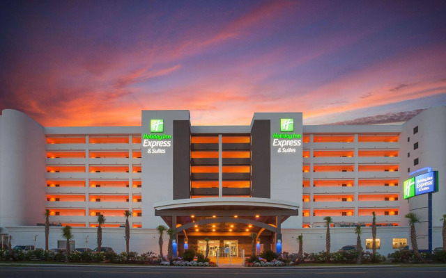 Holiday Inn Express & Suites Panama City Beach - Beachfront by IHG