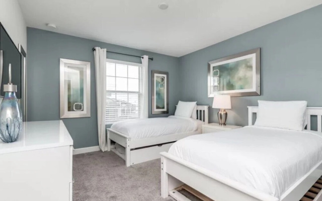 Upscale Champions Gate Townhome - 4 Bed