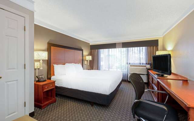 La Quinta Inn & Suites by Wyndham New Orleans Airport