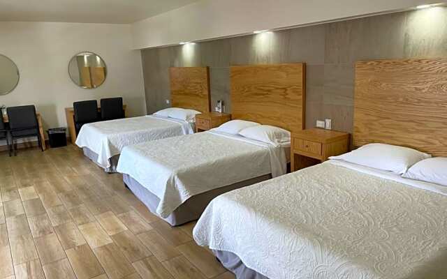 Hotel Plaza OSCARCEL