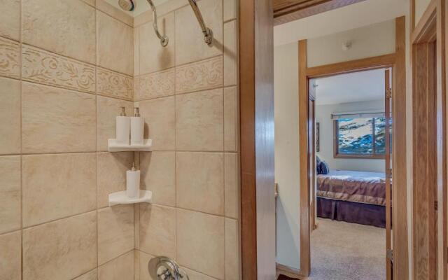 Laurelwood Condominiums Studio Premier Unit 410