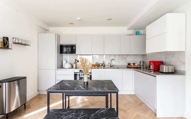 Cosy 2-bed Flat in Vibrant Acton!