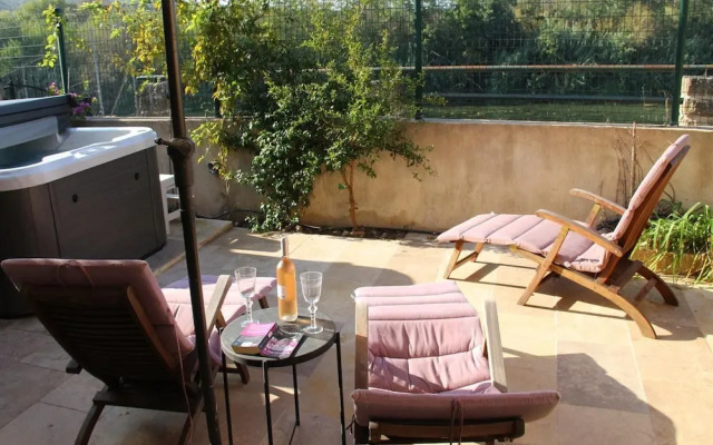 Scenic Villa With View of the Gardon River