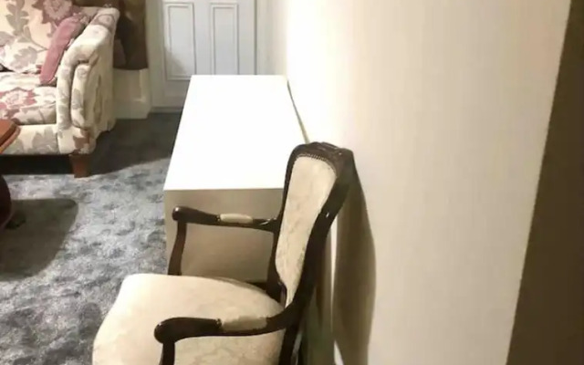 Ac Lounge 115 1-bed Apartment in Rochford