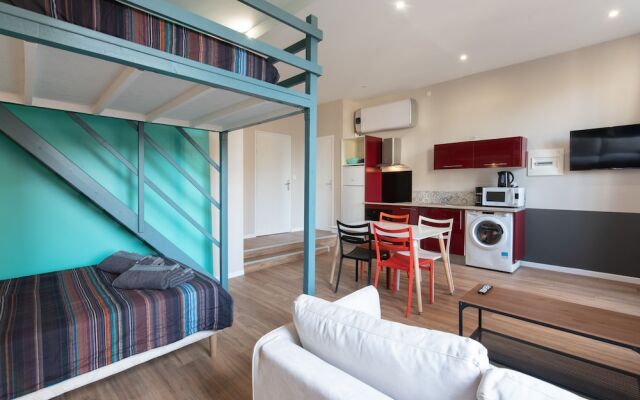 Studio Camelina Gauche City Room