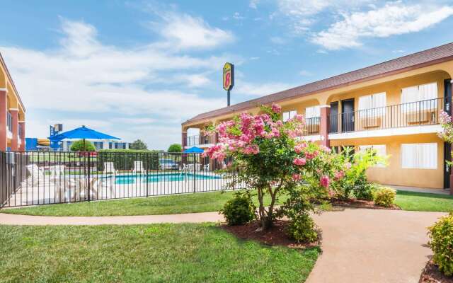 Super 8 by Wyndham Midwest City OK