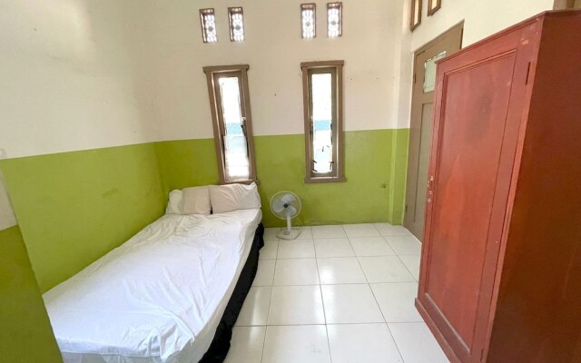 OYO Life 93075 Nova Jaya 2 Homestay Syariah