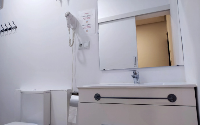 Flats Friends Plaza de la Reina