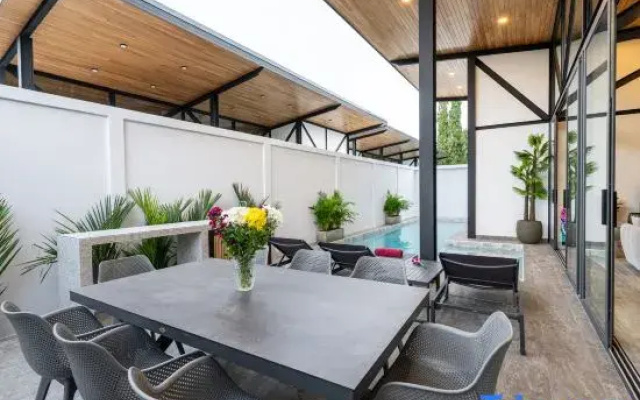 Sunset Garden Villa 15