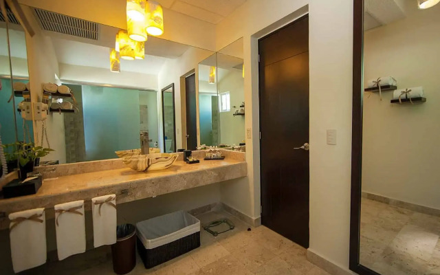 Royal Select at Grand Park Royal Cancun-All Inclusive-Adults Only