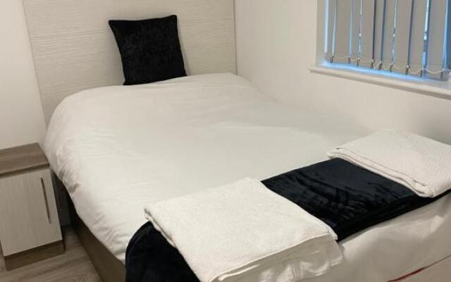 Luxury Lavish Studio Apartments LE1