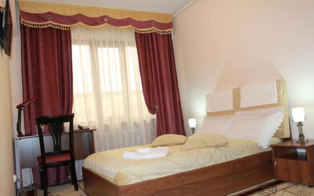 Relax Hotel