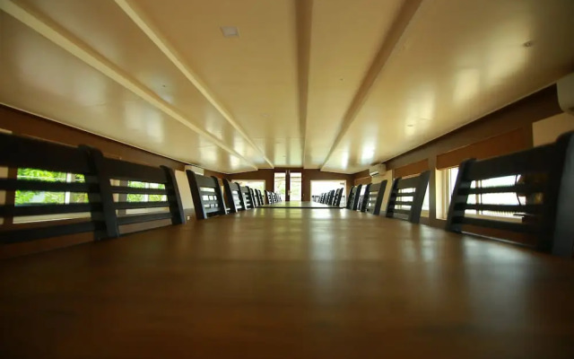 OYO 13525 HouseBoat My Trip Deluxe 3 BHK Private