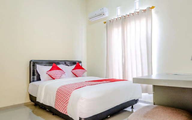 Oyo 1165 Cakalang Residence Syariah