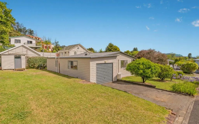 The Windsor Bach - Tairua Holiday Home