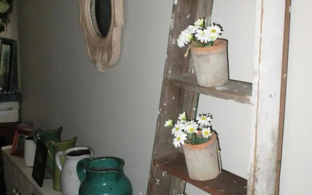 Fat Owl Motel, Bar & Eatery