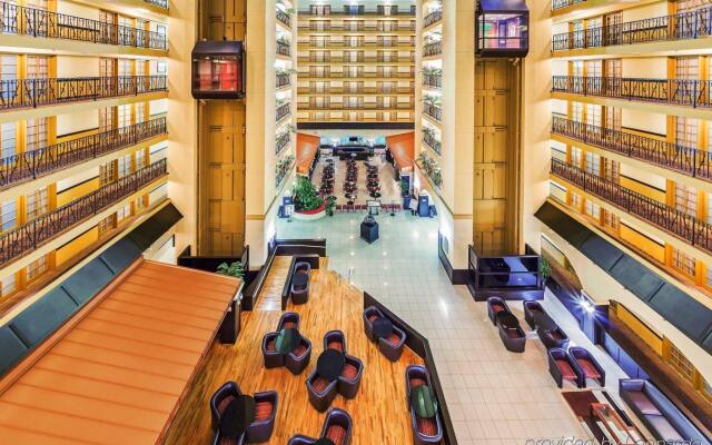 Crowne Plaza Suites Houston Southwest