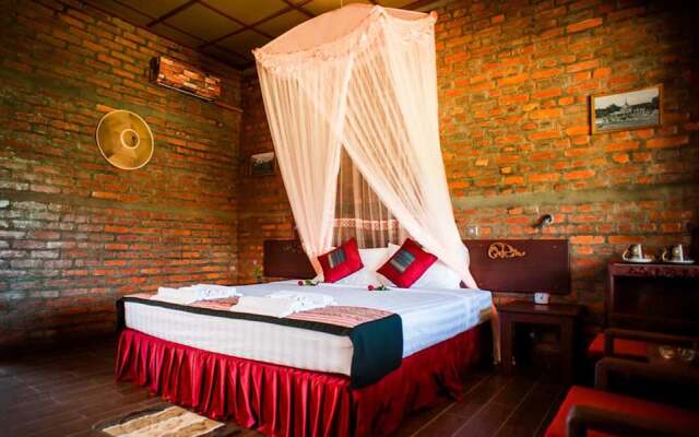 Riverside @ Hsipaw Resort