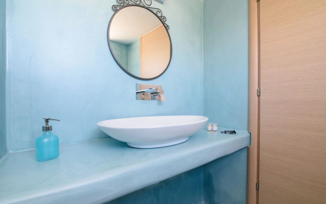 Villa George Santorini
