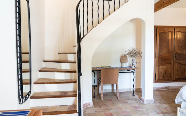 Château les Crostes