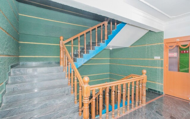 OYO 6889 Elite Deluxe Rooms