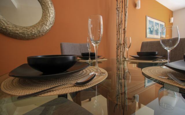 Apartment w Golf Course view by OlaHola
