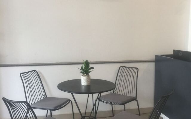 Elly Apartment