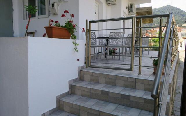 Toula' s Village Apartment