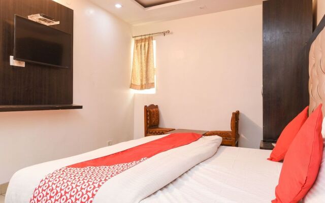 OYO 14721 Hotel Vishesh Continental