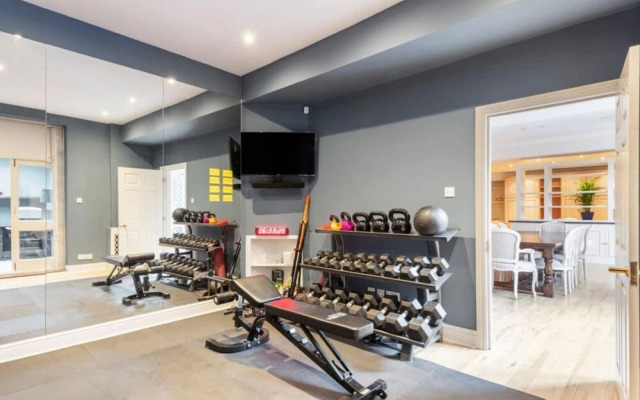 The Heart of Chelsea - Modern Bright 4bdr Home With Gym Parking Patio