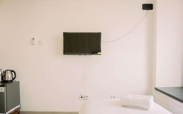 Homey And Comfy Studio Collins Boulevard Apartment