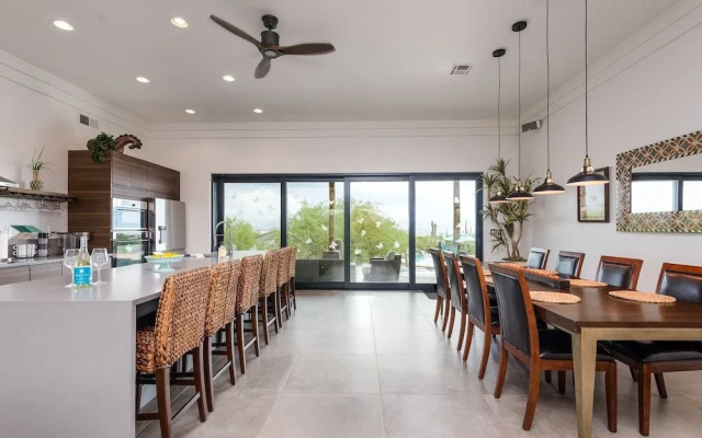 Casa Serenity 4 Bedroom Home by RedAwning