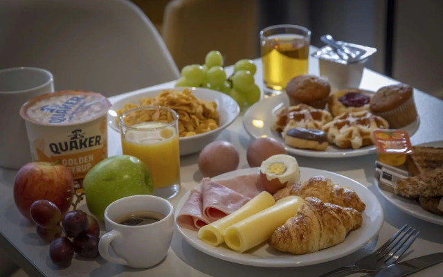 Отель Four Points Flex by Sheraton London Kensington Olympia